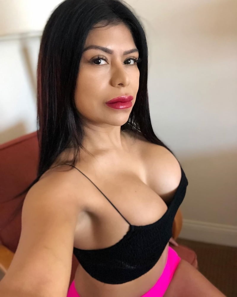 El banco de pajas de la colección milf
 #105519863