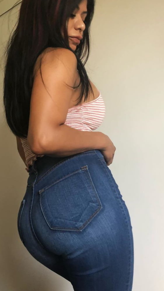 El banco de pajas de la colección milf
 #105519919