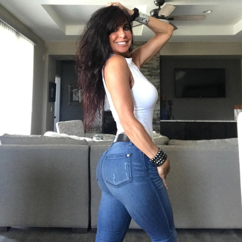 El banco de pajas de la colección milf
 #105520296