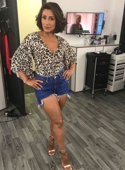 El banco de pajas de la colección milf
 #105520666