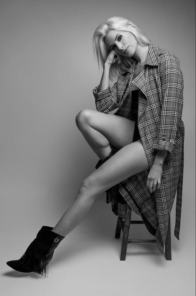 El banco de pajas de la colección milf
 #105521116