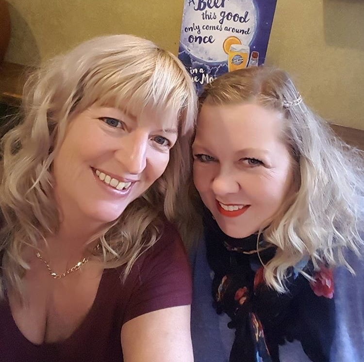 El banco de pajas de la colección milf
 #105521250