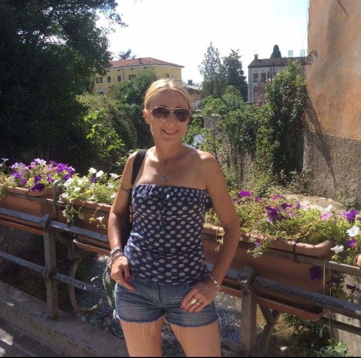 El banco de pajas de la colección milf
 #105521335