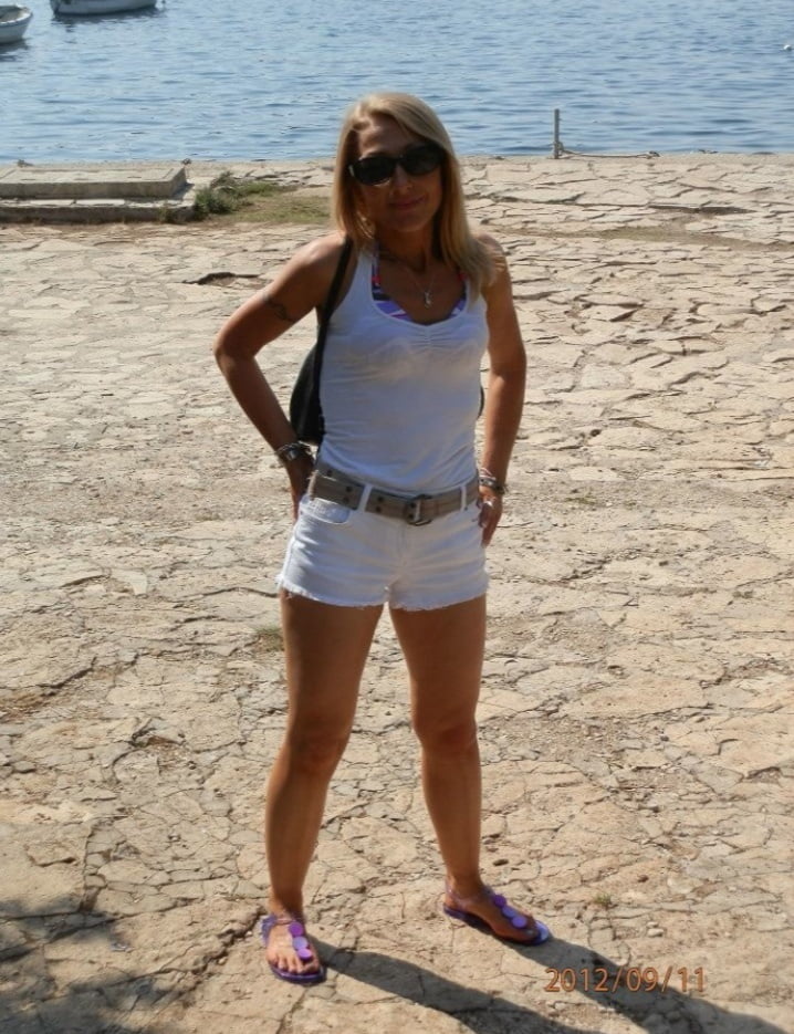 El banco de pajas de la colección milf
 #105521345