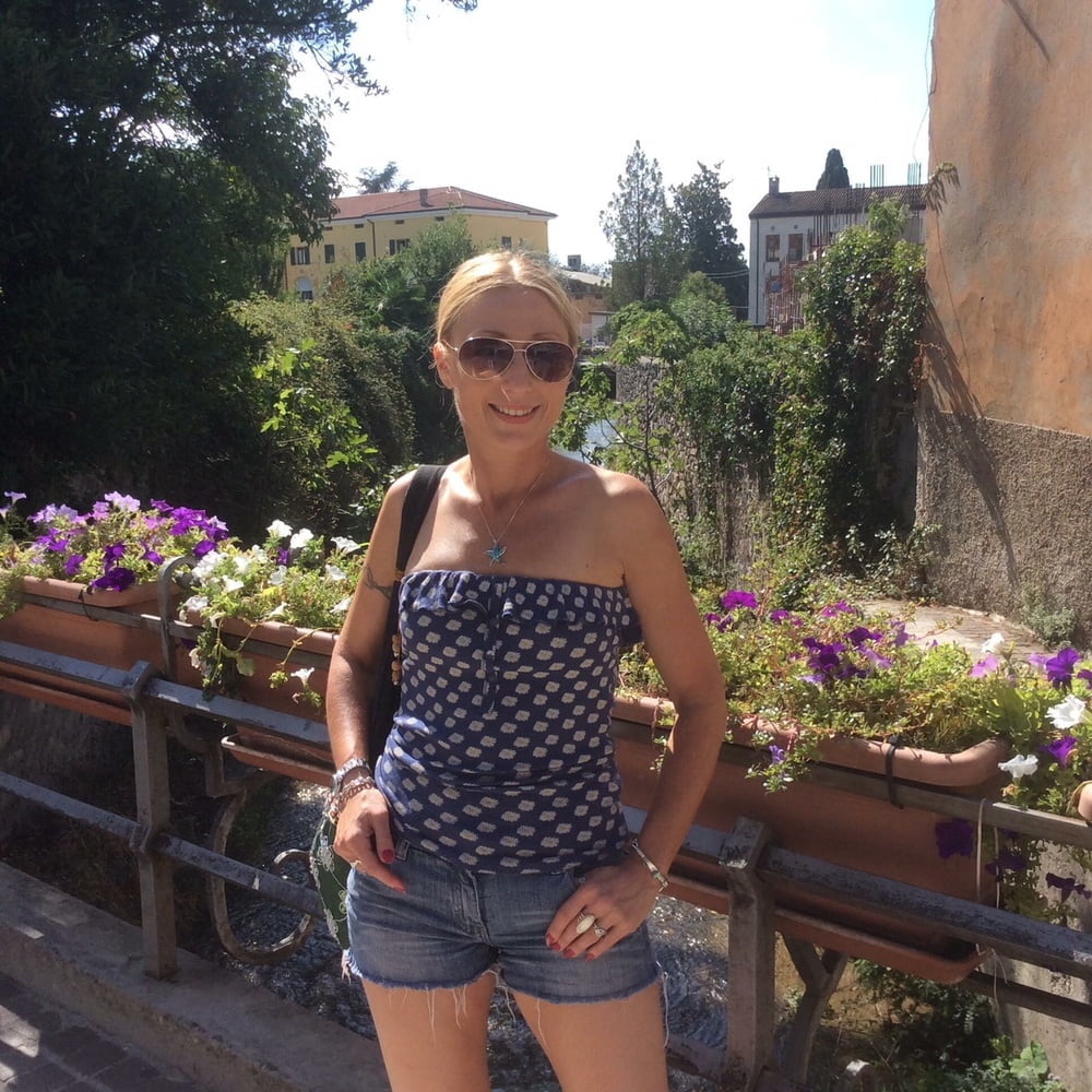 El banco de pajas de la colección milf
 #105521362