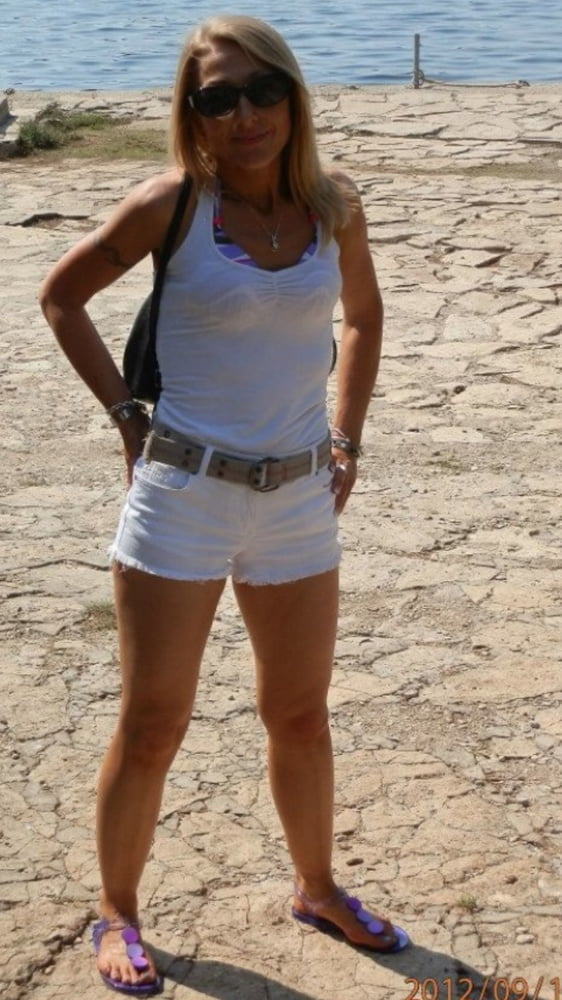 El banco de pajas de la colección milf
 #105521389