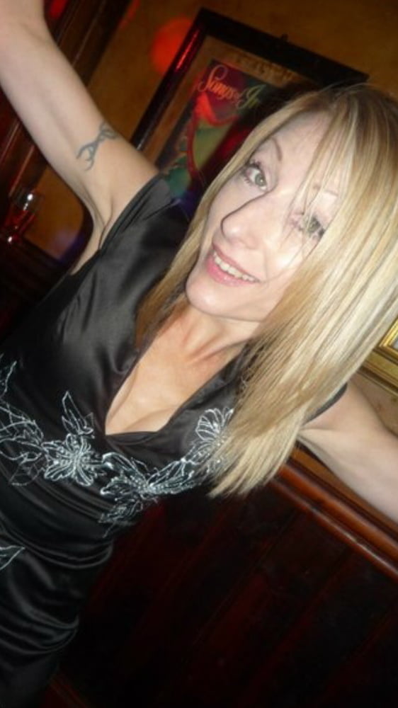 El banco de pajas de la colección milf
 #105521392