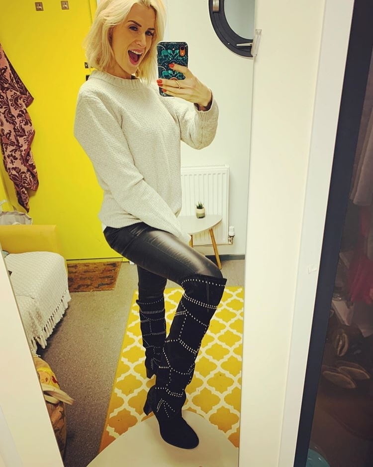 El banco de pajas de la colección milf
 #105521456