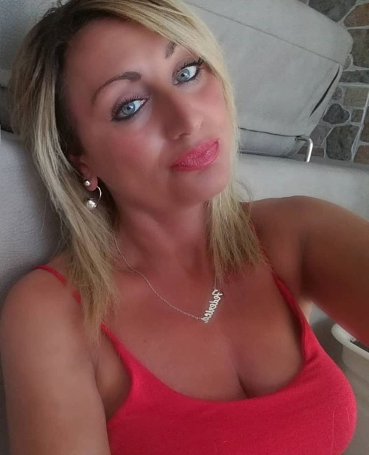 El banco de pajas de la colección milf
 #105521473