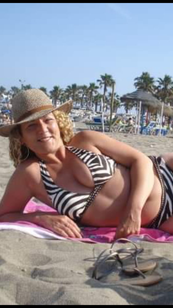 El banco de pajas de la colección milf
 #105521675