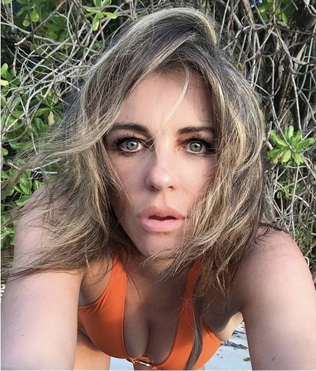 El banco de pajas de la colección milf
 #105522128