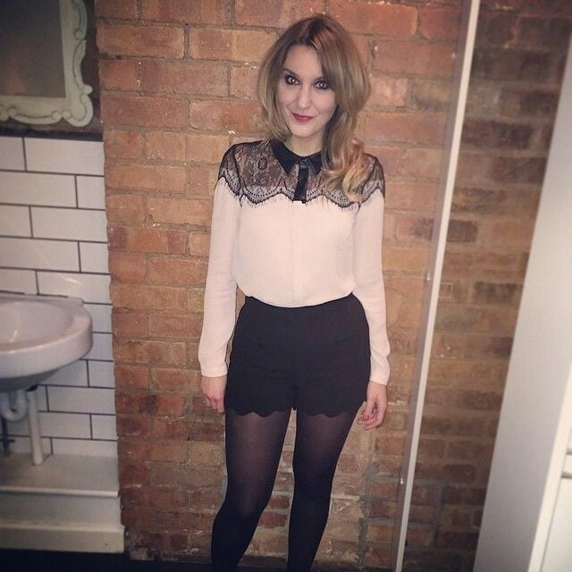 El banco de pajas de la colección milf
 #105522204