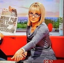 El banco de pajas de la colección milf
 #105522415