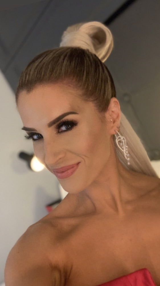 El banco de pajas de la colección milf
 #105522699