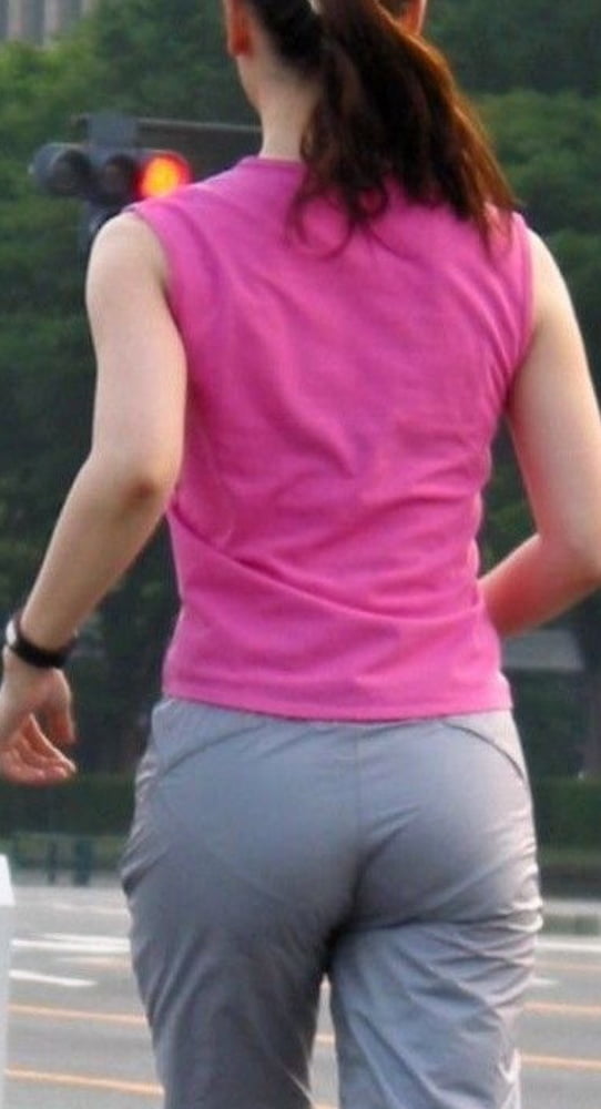 もっと素敵なタイトパンツ
 #99426885