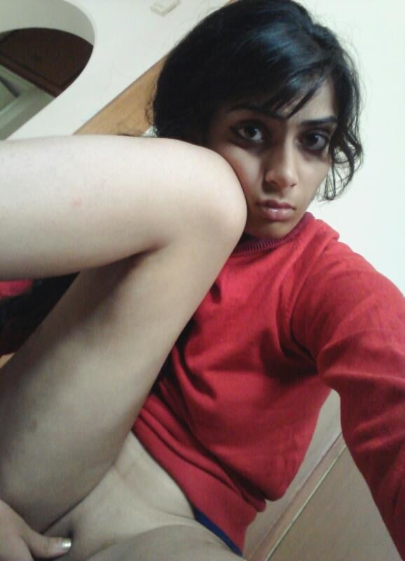 Selfie nudo teen indiano
 #81070796