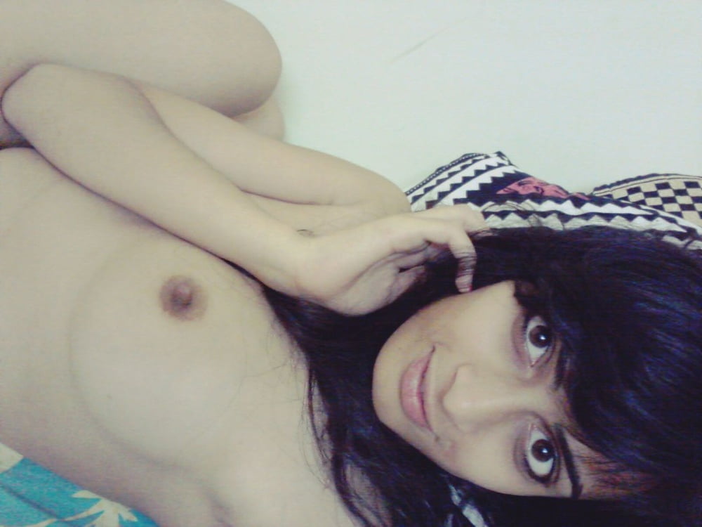 Selfie nudo teen indiano
 #81070835