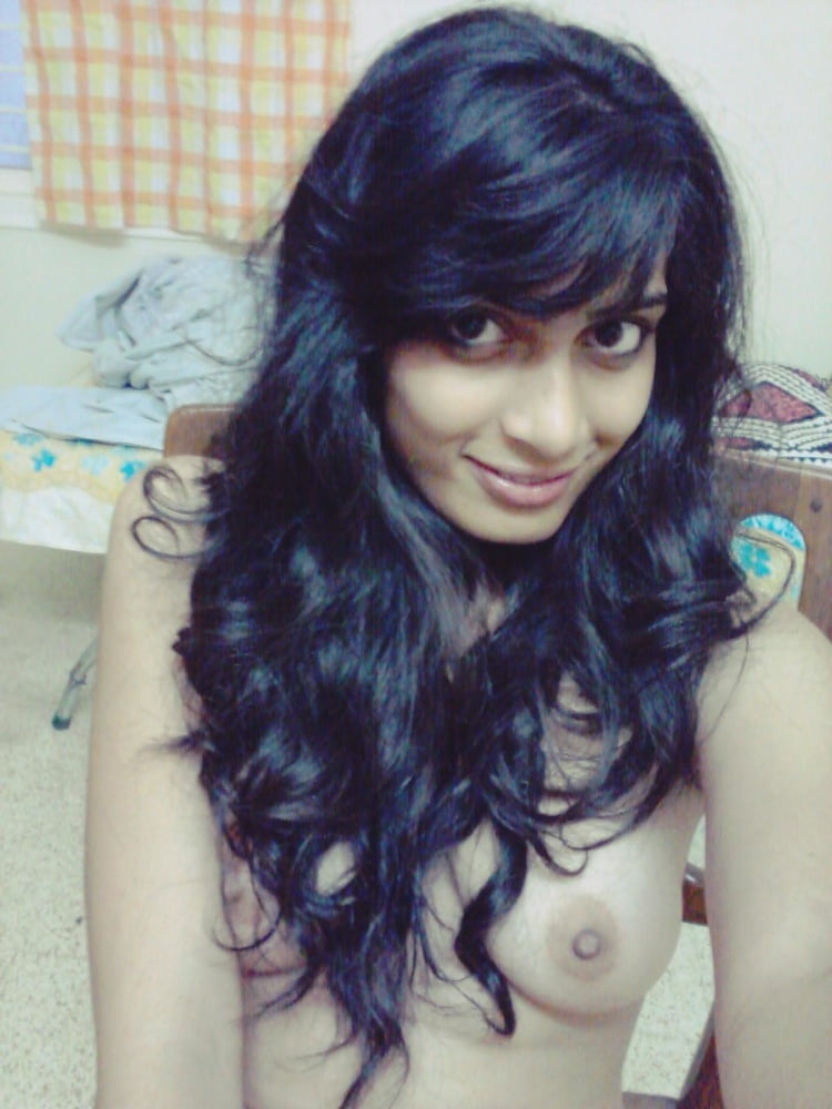 Selfie nudo teen indiano
 #81070838