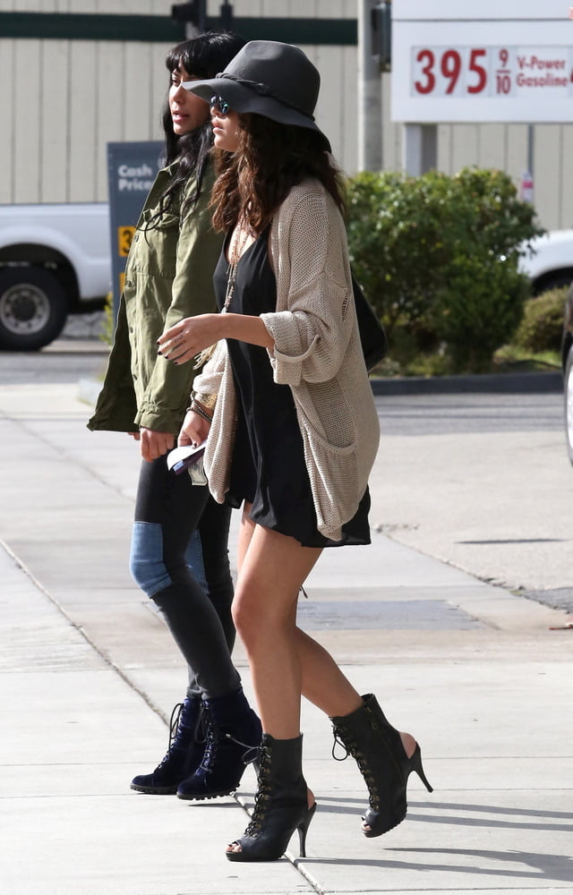 selena gomez feet #106058723