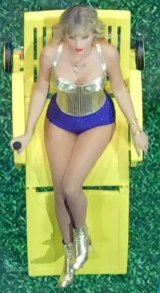 Taylor Swift Legs 3 #104803748