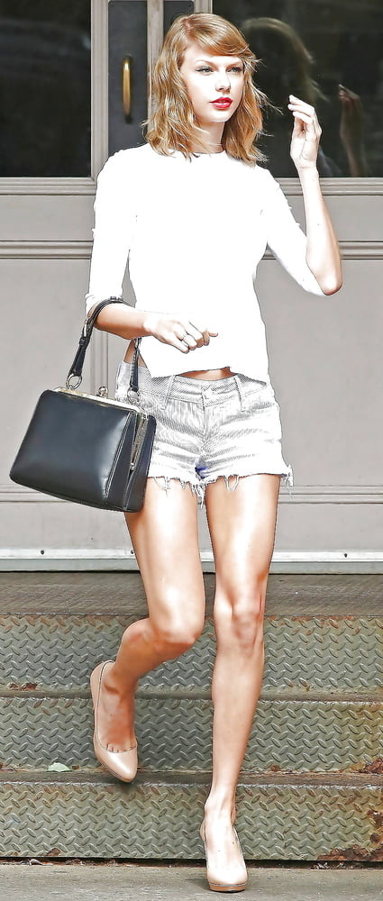 Taylor Swift Legs 3 #104805222