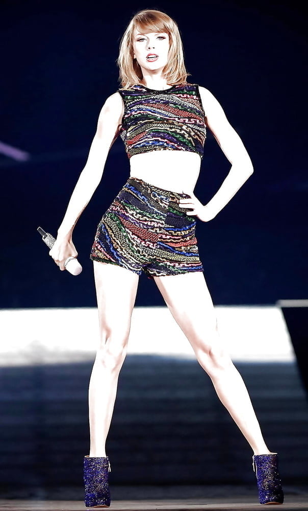 Taylor Swift Legs 3 #104805429