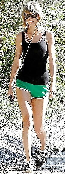 Taylor Swift Legs 3 #104805449