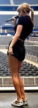 Taylor Swift Legs 3 #104805477