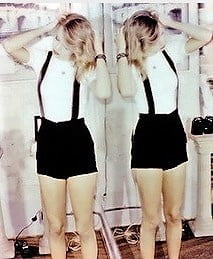 Taylor Swift Legs 3 #104805481