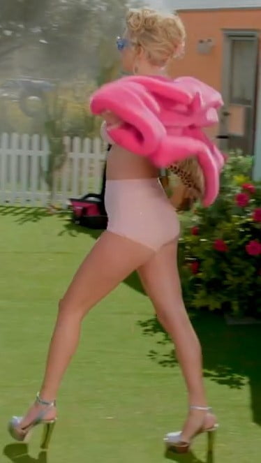 Taylor Swift Legs 3 #104805495