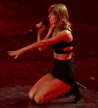Taylor Swift Legs 3 #104805658