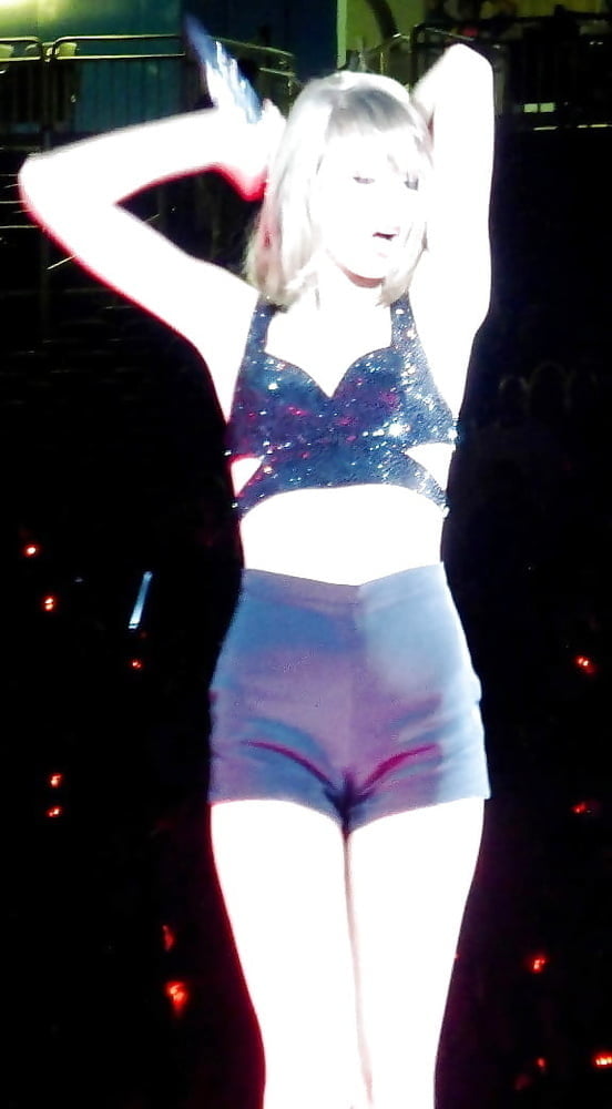 Taylor Swift Legs 3 #104805663