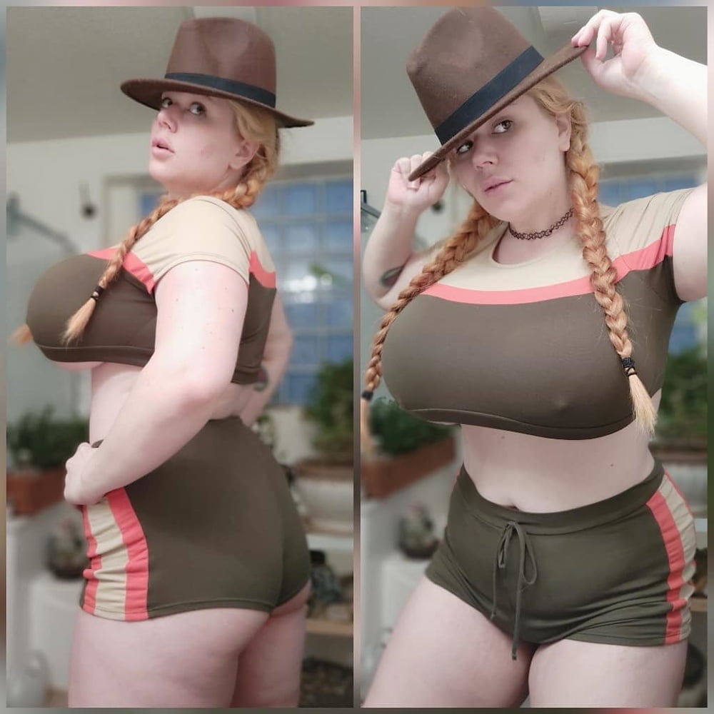 Sexy tette massicce cosplay ragazza penny underbust
 #105696915
