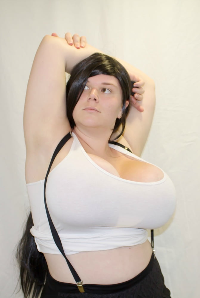 Sexy massive Titten Cosplay Mädchen Penny Unterbrust
 #105697785