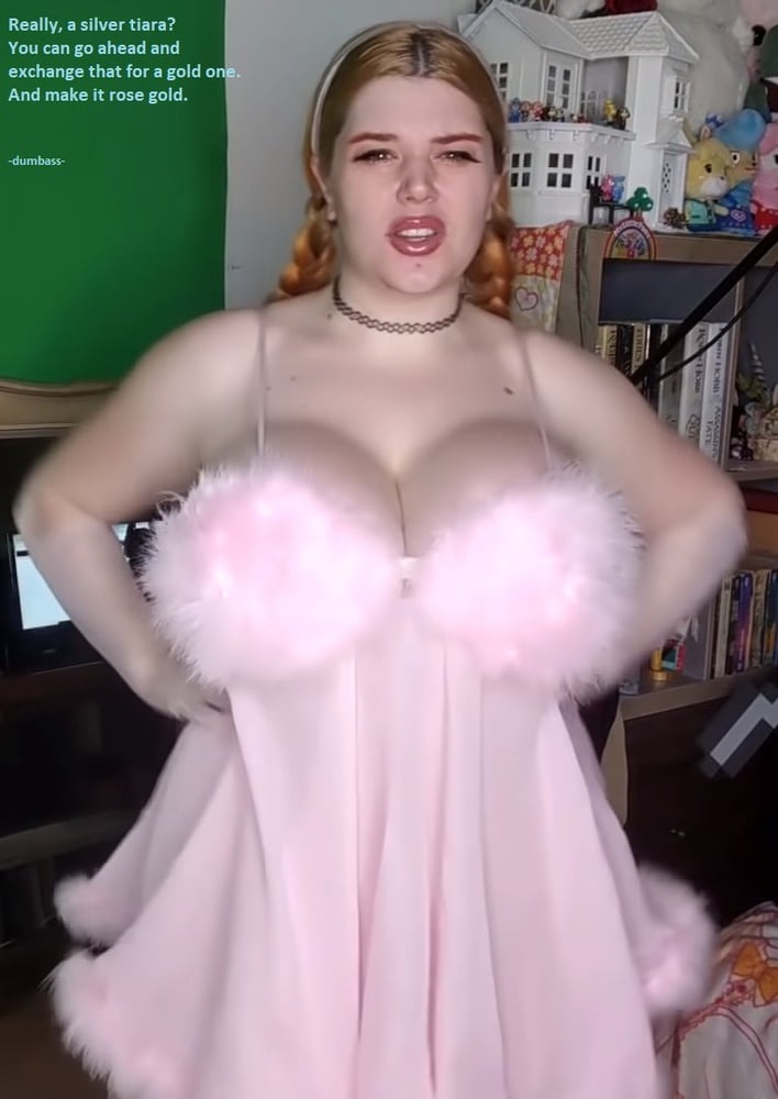 Sexy massive Titten Cosplay Mädchen Penny Unterbrust
 #105697875