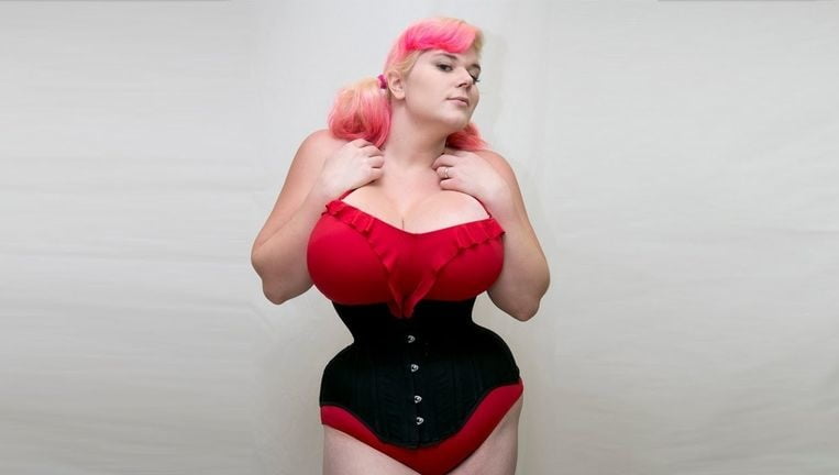 Sexy massive Titten Cosplay Mädchen Penny Unterbrust
 #105697955