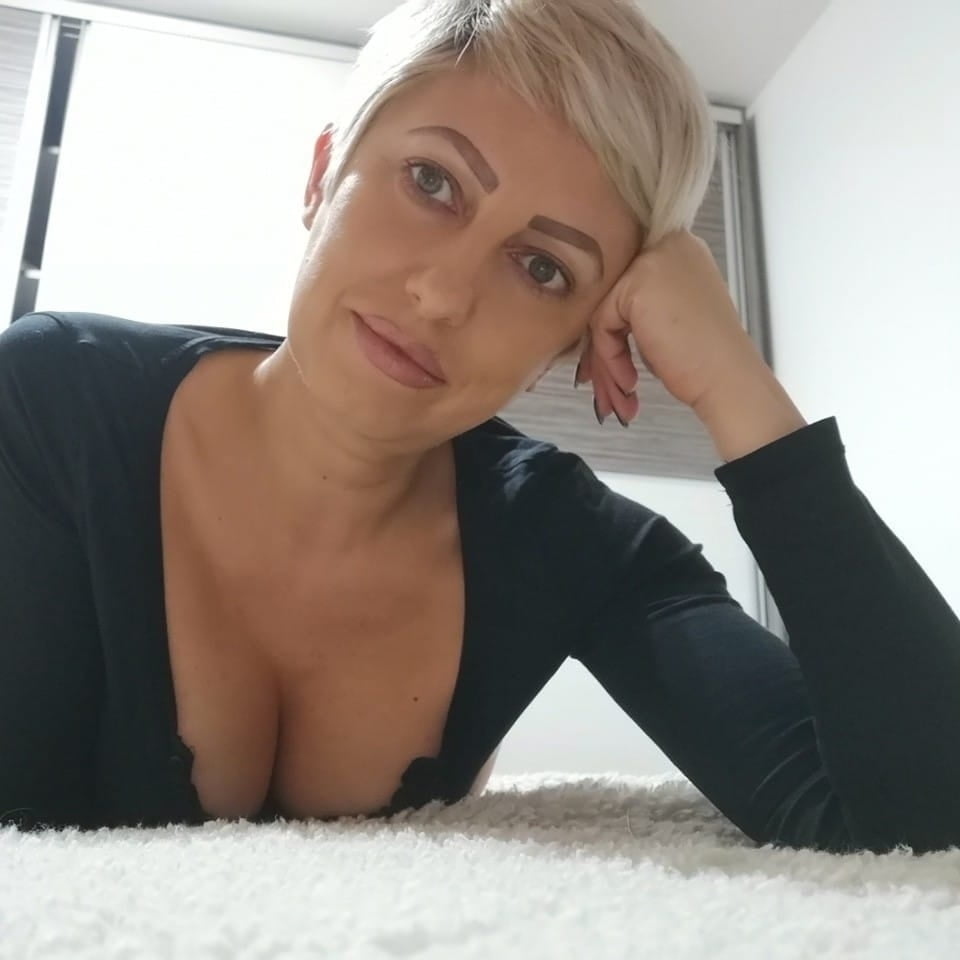 Short Haired Milf Blonde #92804612