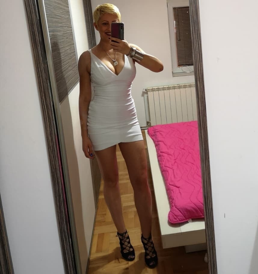 Short Haired Milf Blonde #92804622