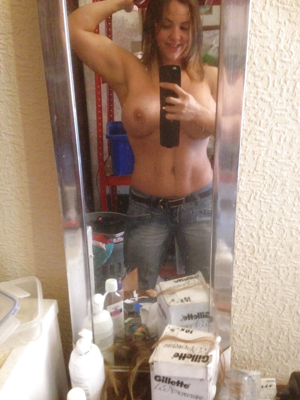Tabbyanne sexy Muskel posiert Striptease 2013
 #106744545