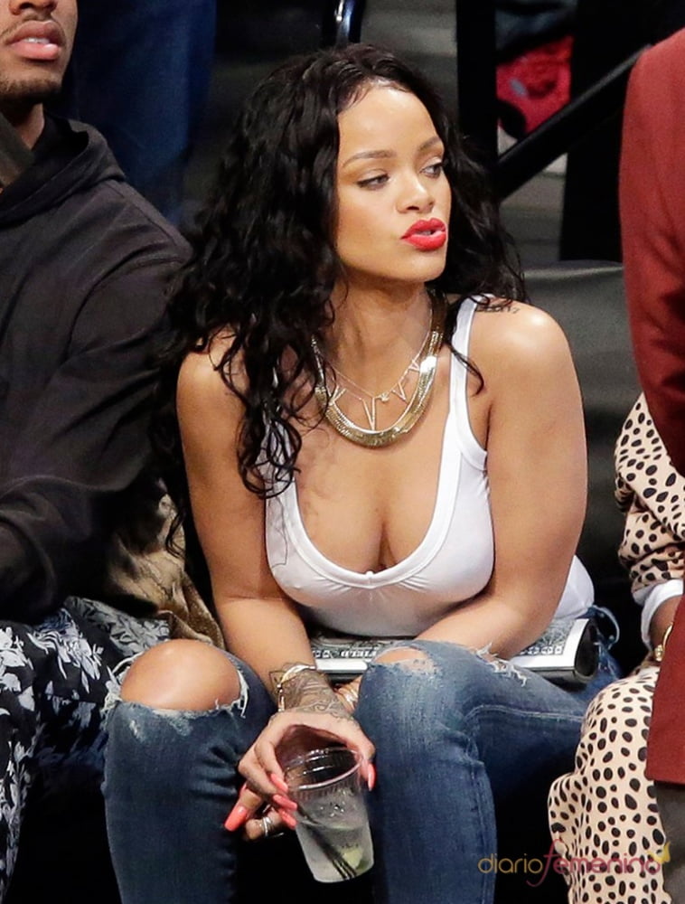 Rihanna pezones
 #105600048