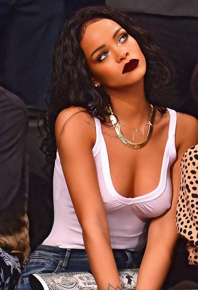 Rihanna pezones
 #105600051