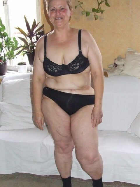 Mayor y caliente 256 (striptease)
 #87395740