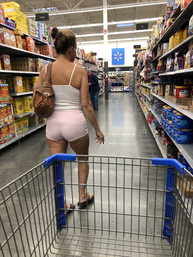 Leslie Walmart posing cellulite saggy tits long nipples pt 1 #97698917