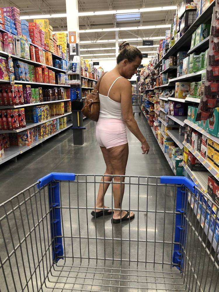 Leslie Walmart posing cellulite saggy tits long nipples pt 1 #97699070
