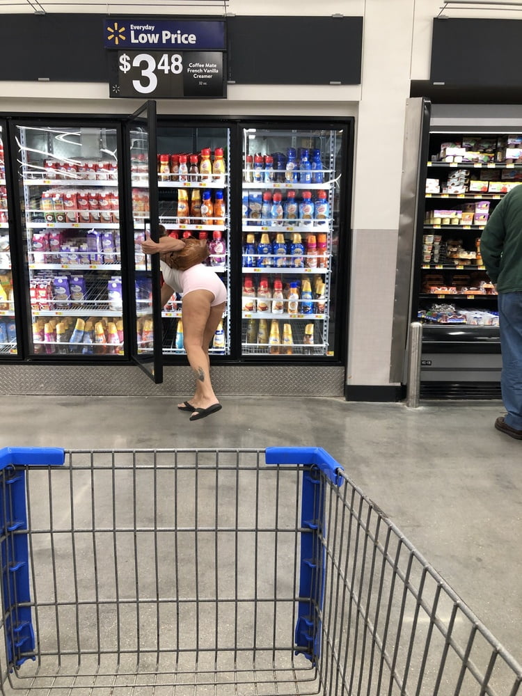 Leslie Walmart posing cellulite saggy tits long nipples pt 1 #97699076