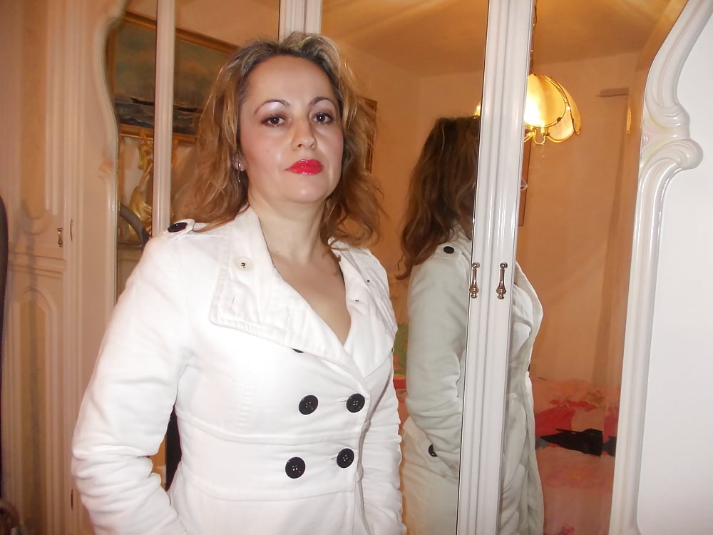 Ihre Mutter milf dumme Hure ist eine exponierte Webwhore cumslut
 #98809365