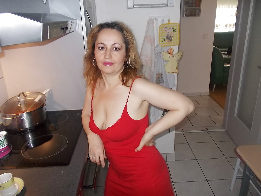 Ihre Mutter milf dumme Hure ist eine exponierte Webwhore cumslut
 #98809374
