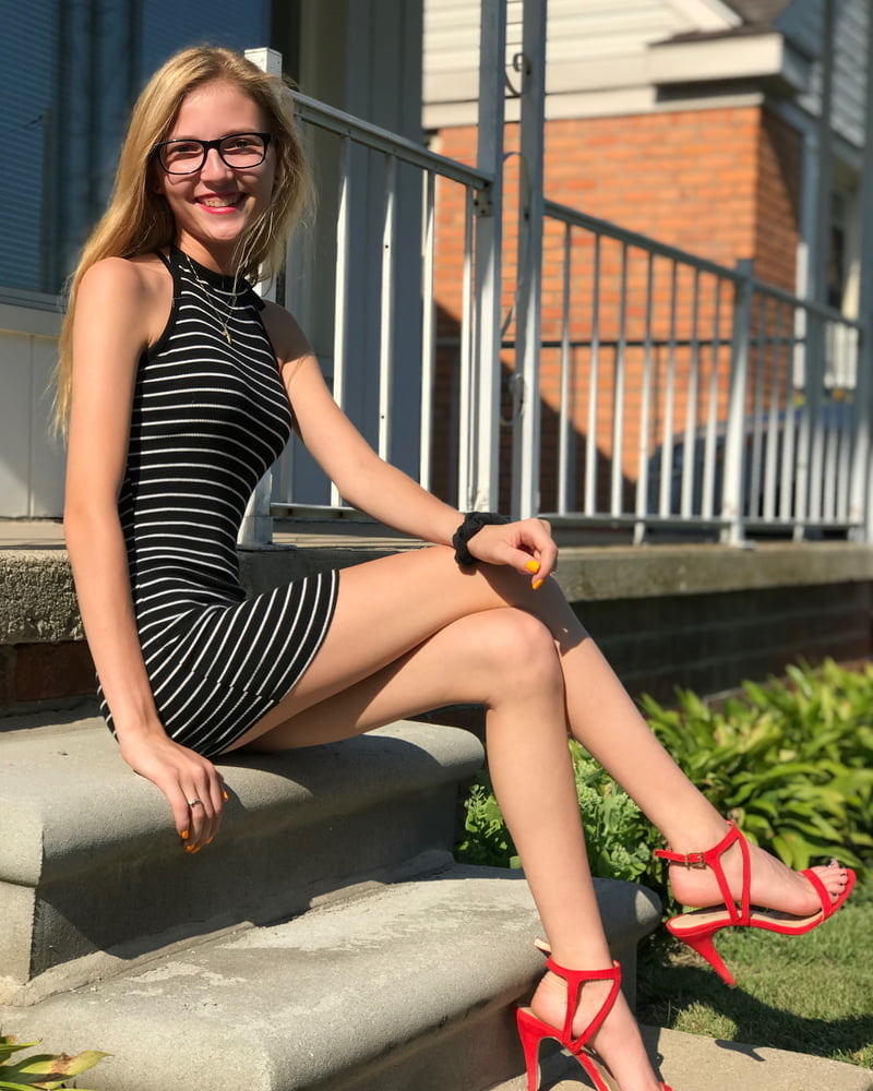 セクシーな脚 4
 #81369379