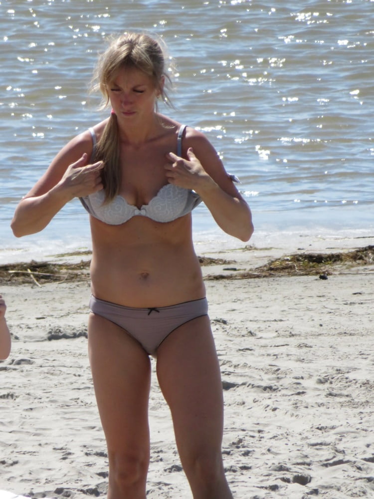 Blonde milf caught changing (censored) #87798738