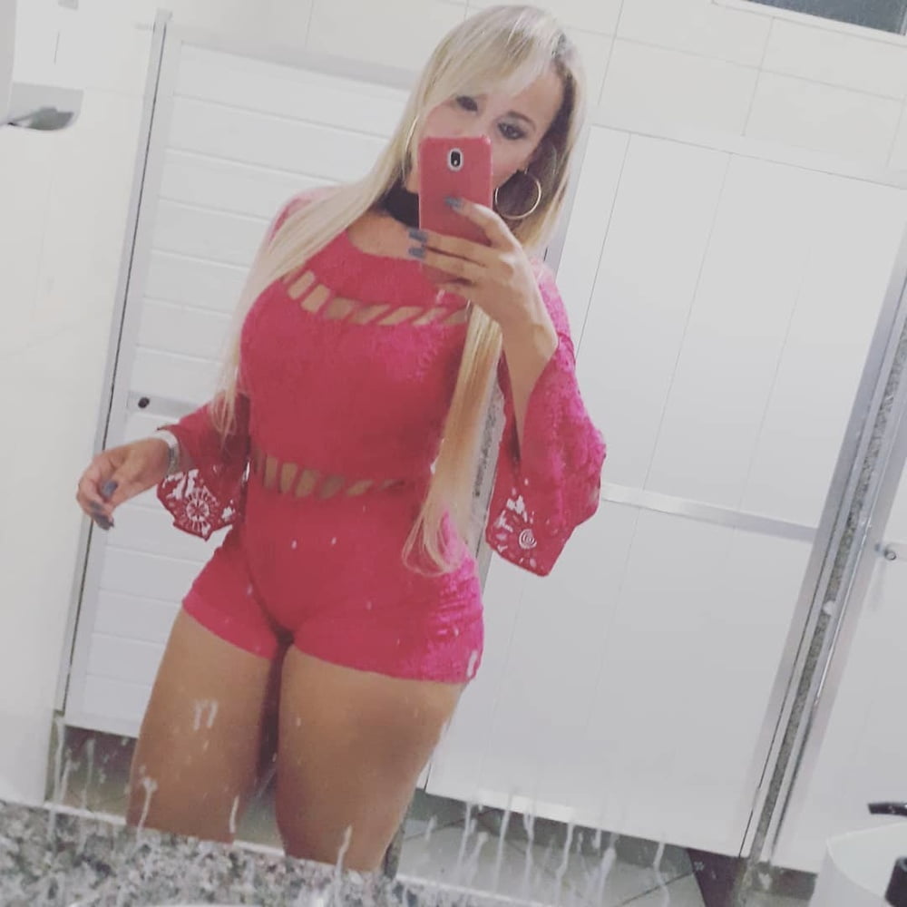 Amateur heiße blonde Latina Milf Tänzerin Schlampe
 #90355214